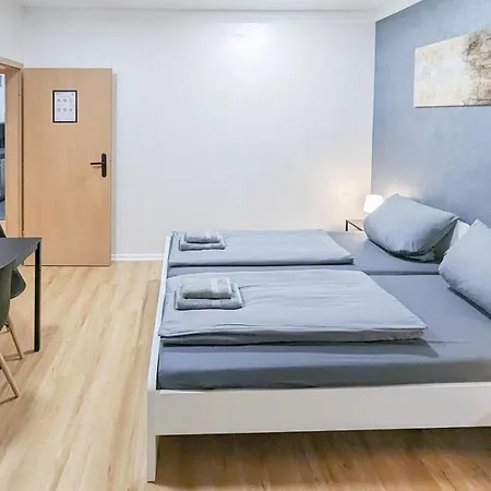 Alfa 4 Zimmer 8 Personen Netflix Inet Ebk Wm Trockner Apartman *