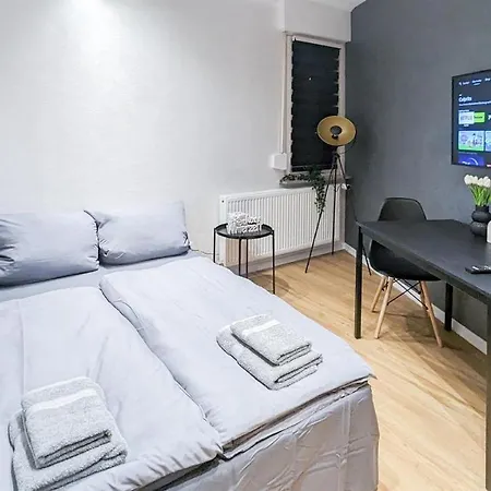Alfa 4 Zimmer 8 Personen Netflix Inet Ebk Wm Trockner Apartman *