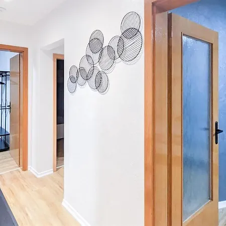 Lägenhet Alfa 4 Zimmer 8 Personen Netflix Inet Ebk Wm Trockner *